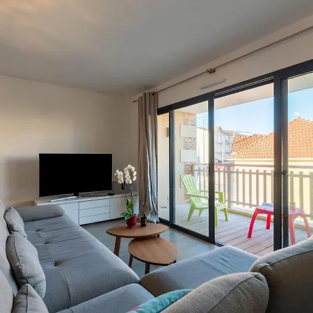 Apartment Les Lauriers By Interhome